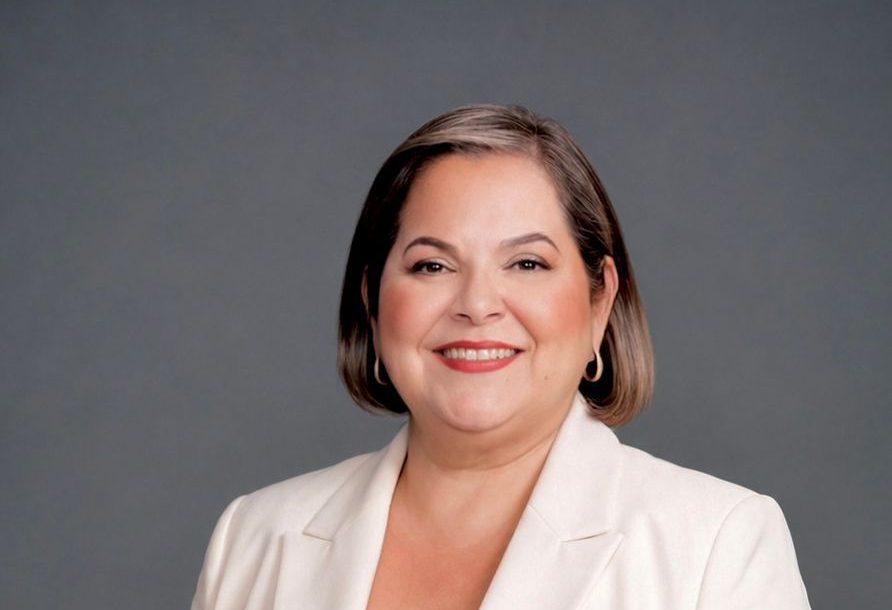 Teje puente Eva Moreno con gobierno del estado
