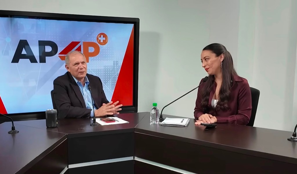‘El pueblo decide’, dice Julieta Ramírez… mientras su nombre lleva meses apareciendo por todo Baja California